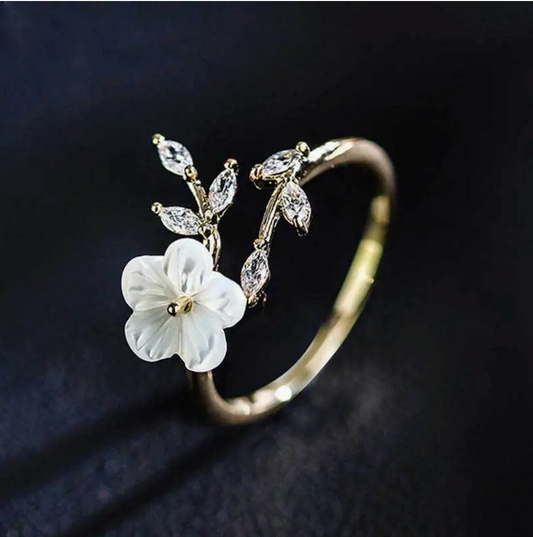 Blumen Design Ring mit Diamanten