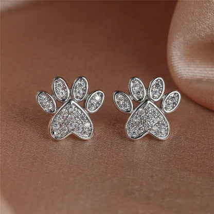 ALINA – Elegante herzförmige Pfoten-Ohrstecker mit funkelnden weißen Zirkonia
